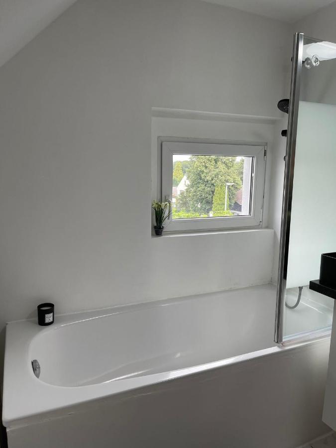 Berg Messe Dg 1Zi, K,D,B Parkplatz, W-Lan, Homeoffice Bergisch Gladbach Exterior photo